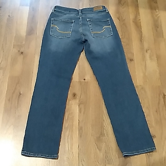 Levi Signature Modern Straight Jeans. Sz 6 - Picture 6 of 9